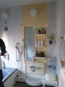 LIXILモノトーンでシックな浴室に